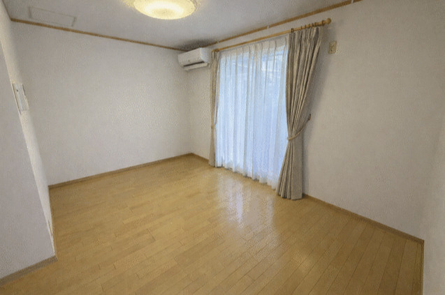渋谷本町６丁目戸建 の居間・リビング
