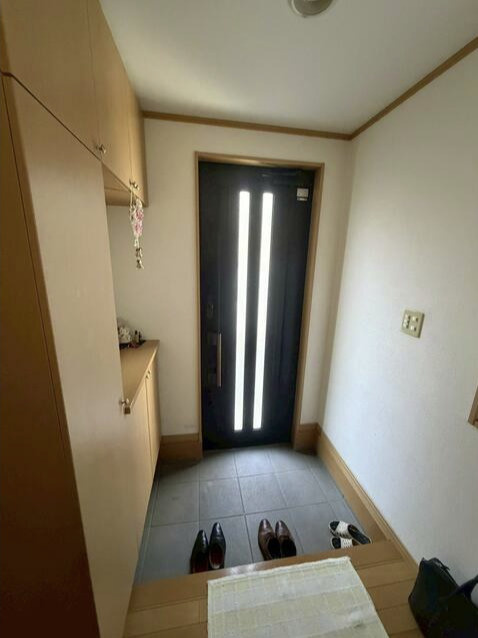 渋谷本町６丁目戸建 の玄関