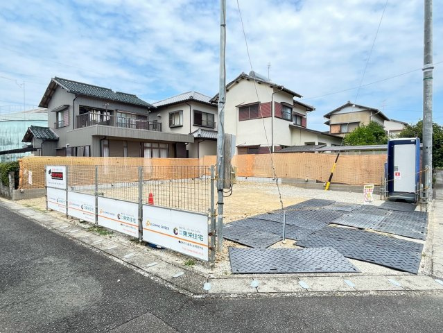 藤枝市泉町の前面道路含む現地写真