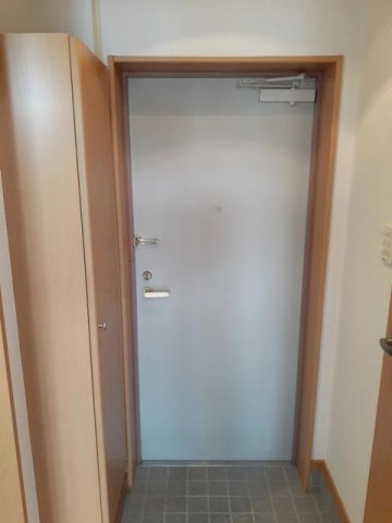 ラ　フローラの玄関