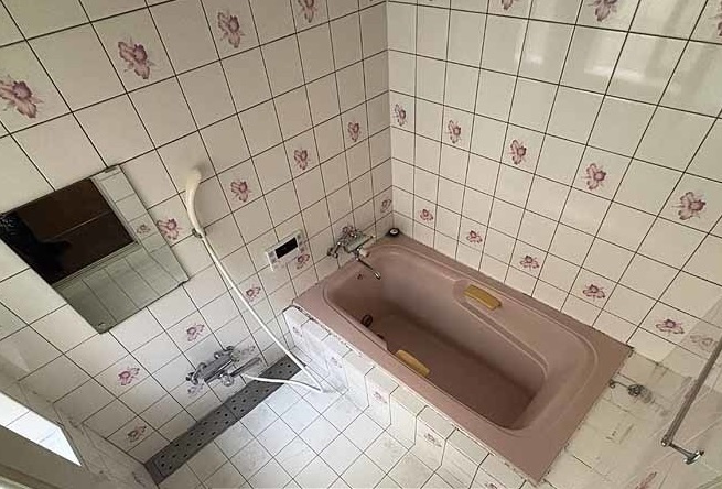御供町戸建の浴室