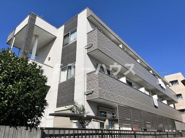 マンションピュアのエントランス|調度品は含みません