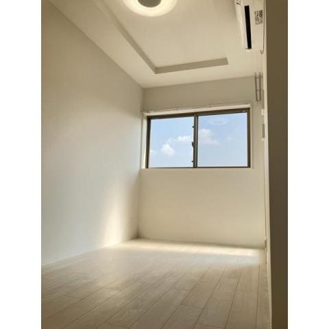 京都市南区唐橋経田町の賃貸マンションの居間・リビング