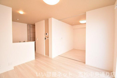 【居間・リビング】 | ナーブ観音寺 | ＬＤＫ１０帖～洋室４．５