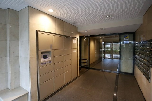 コスモ千駄木のエントランス