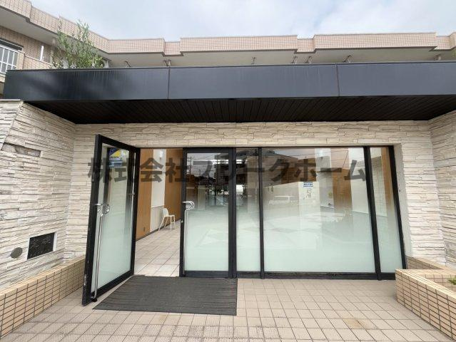 小金井市中町２丁目の賃貸マンションのエントランス