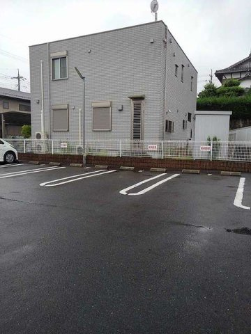 アヴェニール　アイの駐車場