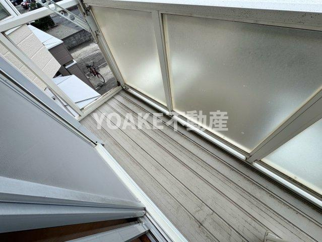 座間市緑ケ丘３丁目のアパートのバルコニー