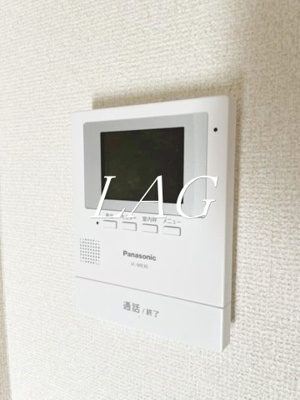 【セキュリティ】 | メゾンＦ・Ｆ | モニター付きインターホンです。