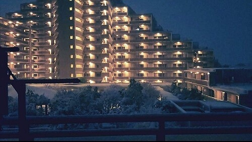 深大寺レジデンスＦの外観|建物外観(夜間)