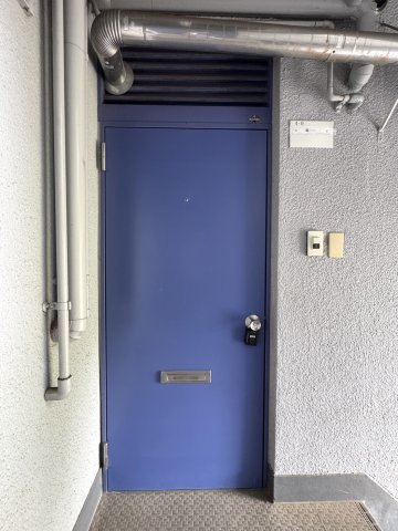 大橋コーポのエントランス|洗濯機置場