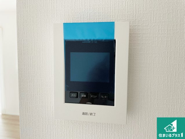 尼崎市西昆陽　新築一戸建ての防犯設備|カラーモニターインターホン！声だけでなく来訪者の姿や顔がモニターで確認できるので、小さなお子様がいらっしゃるご家庭でも安心できます！