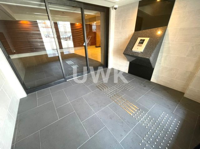 プレデコート西京極のエントランス