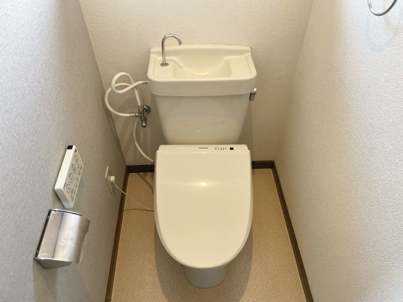 熊本市中央区出水７丁目の一戸建てのトイレ