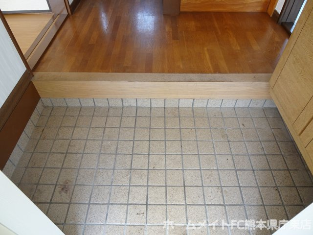 熊本市中央区出水７丁目の一戸建ての玄関
