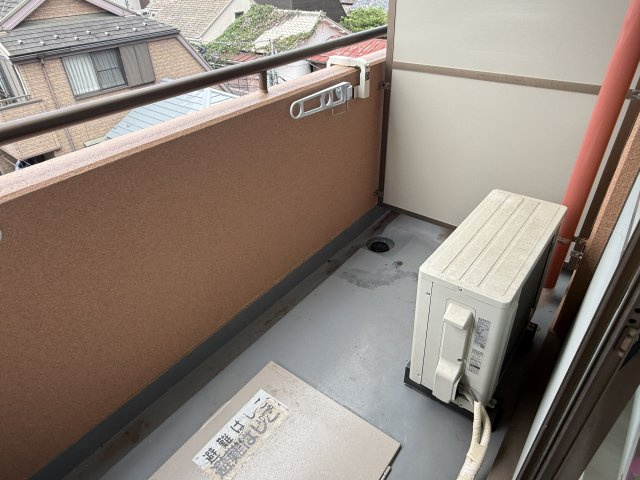 山﨑ビルのバルコニー