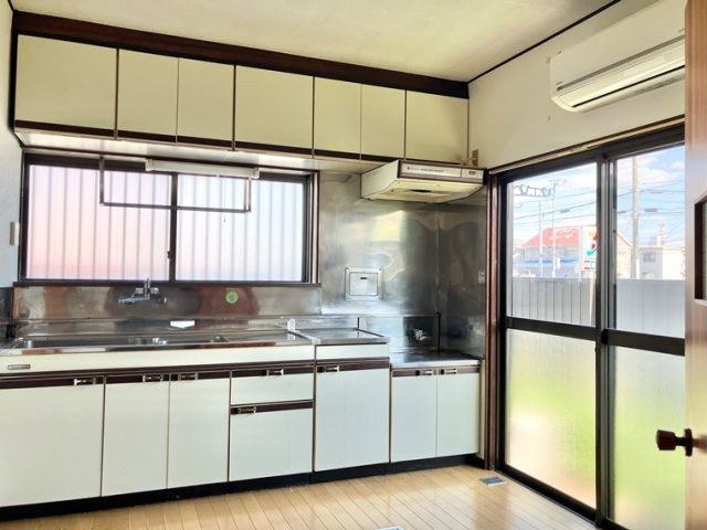 中央戸建の居間・リビング|ゆったり過ごせる居間です