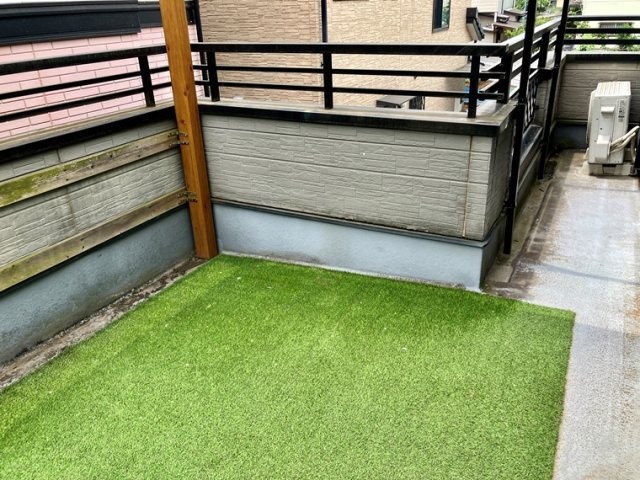 清水戸建のバルコニー|外からの目が気にならないバルコニーで洗濯物が干せます