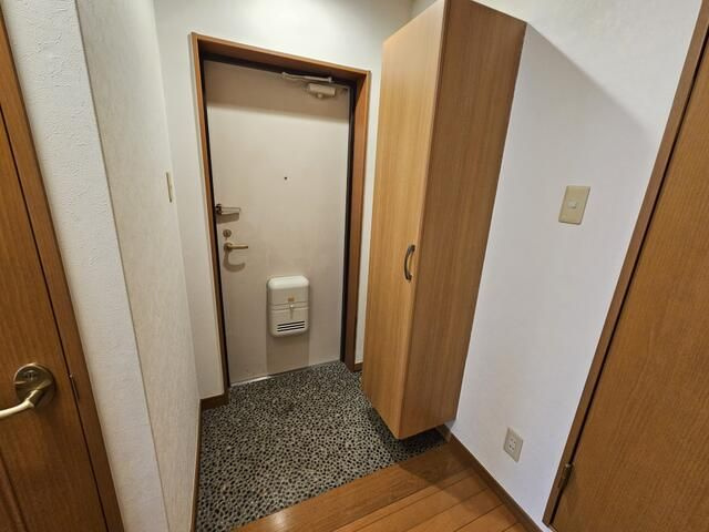 フィオーレ壱番館の玄関