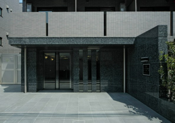 ルーブル早稲田六番館のエントランス