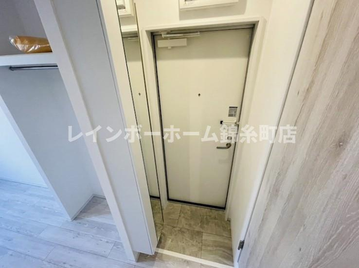 アベニール青井の玄関