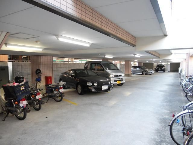 【駐車場】