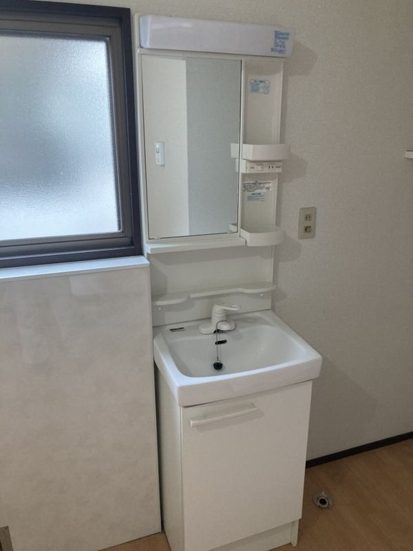 萩沢ハイツA棟の独立洗面台