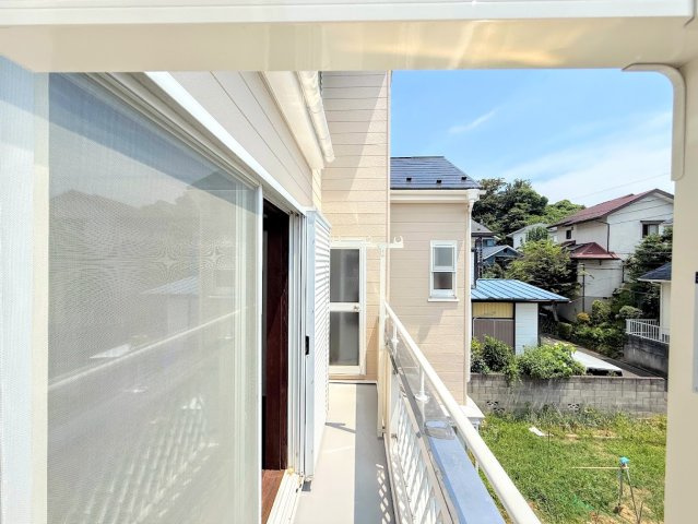 栄区本郷台3丁目　中古戸建て　第2のバルコニー|◆日当たり良好なバルコニー！毎日のお洗濯にも嬉しいですね！