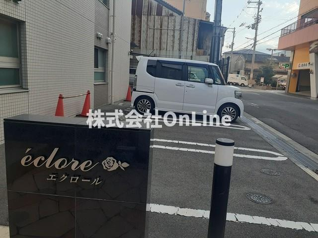 ecLoreの駐車場