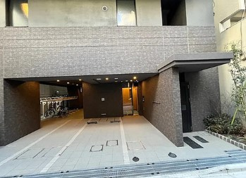 ジオエント本郷三丁目のエントランス