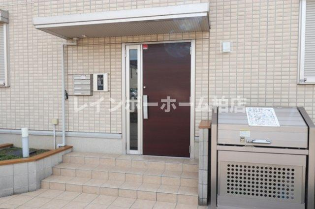 仲介手数料（賃料の1.10ヵ月）の50％OFF対象物件！のエントランス|ゆとりのあるエントランスです