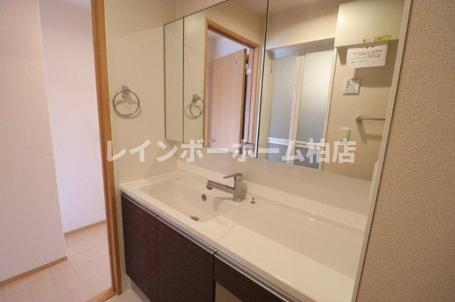 仲介手数料（賃料の1.10ヵ月）の50％OFF対象物件！の洗面所|コンパクトで使いやすい洗面所