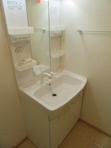 プロムナード瀬野Ｂの洗面所|コンパクトで使いやすい洗面所
