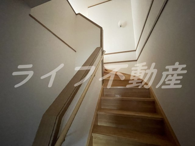 サンハイム西村Ⅱの内装|明るい色調の室内です