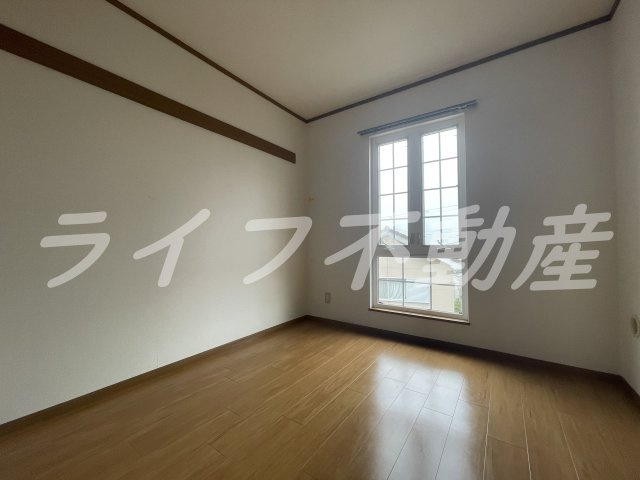 サンハイム西村Ⅱの内装|明るい色調の室内です