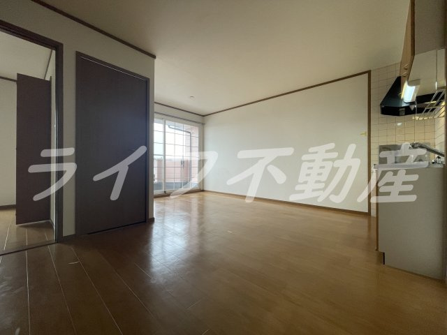 サンハイム西村Ⅱの内装|明るい室内です