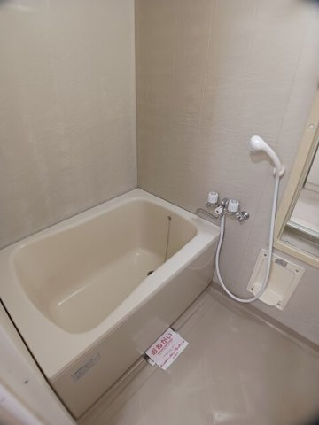 ひまわりＢの浴室|コンパクトで使いやすいお風呂です