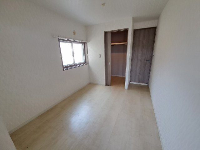 甲子園東行マンションの寝室