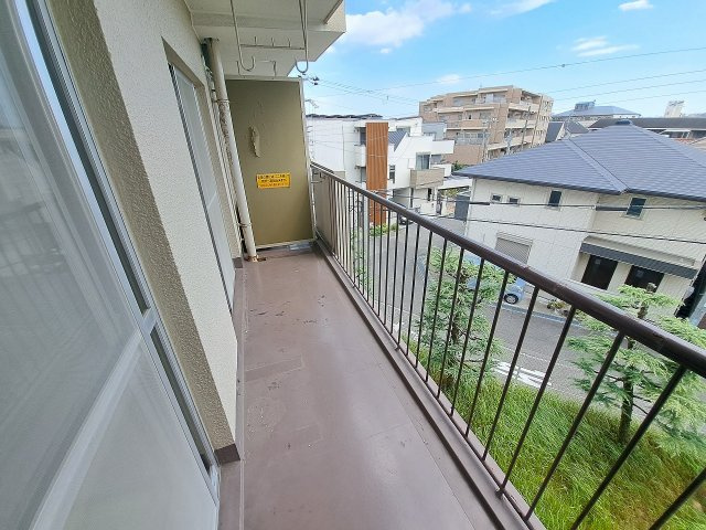 甲子園東行マンションのバルコニー