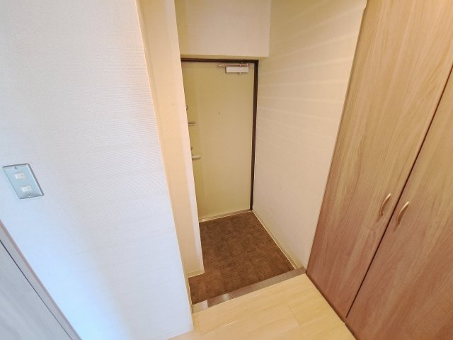 甲子園東行マンションの玄関
