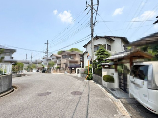 【前面道路含む現地写真】 | 城山台４丁　売土地 | 現況でお渡し、建築条件なしです！そのまま使うも良し、お好きな家を建て直すも良しです♪