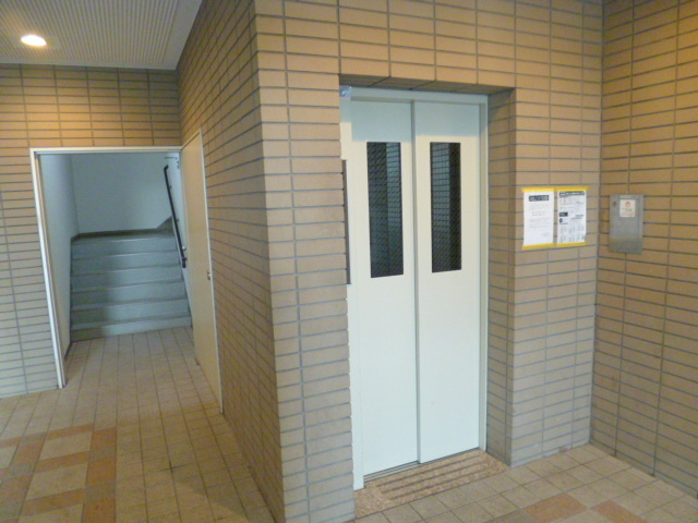 フェリエ藤が丘のセキュリティ|重い荷物の時に嬉しいエレベータも完備　