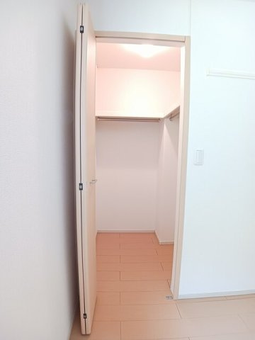 フラット　ヒルズ　Ⅱの収納|こまごまとしたものを収納できそうですね