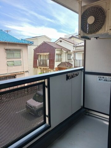 グラン・アルフル東雲のバルコニー|開放的で明るい空間を演出してくれるバルコニーです