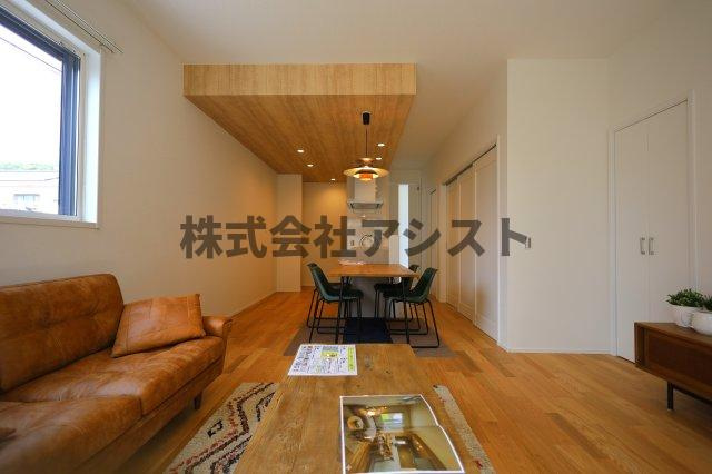 飯塚市上三緒の居間・リビング