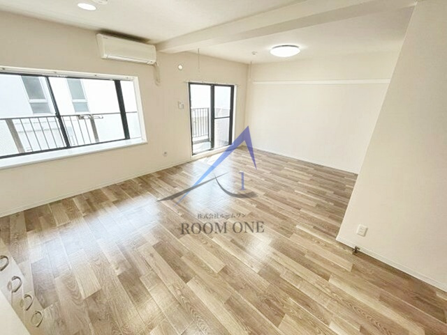 フェアリークリスタル市川の居間・リビング|洋室のお部屋です。