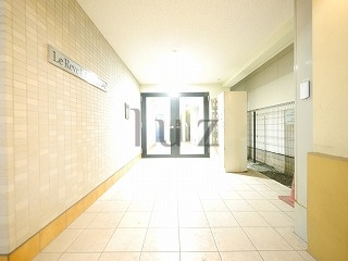 ルレーブ横濱伊勢佐木町のエントランス