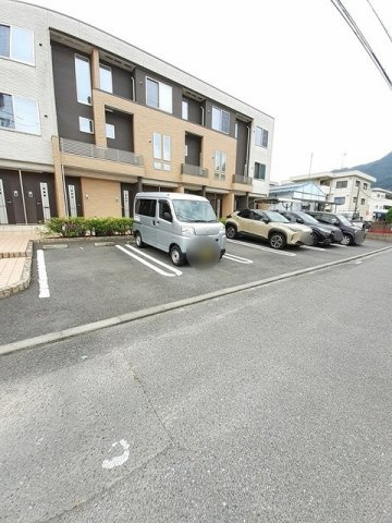オルテンシアⅢの駐車場|駐車場に車を止められます