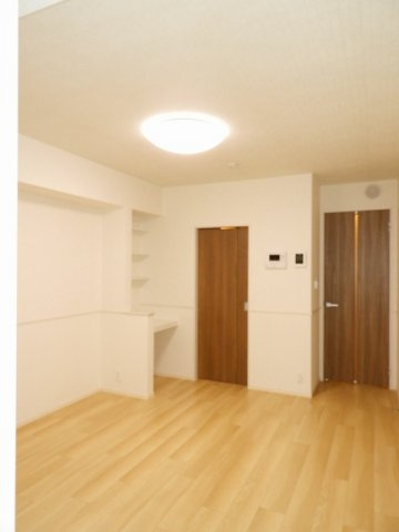 Ｌｕｃｅ　伴中央の内装|中はこのようになっています