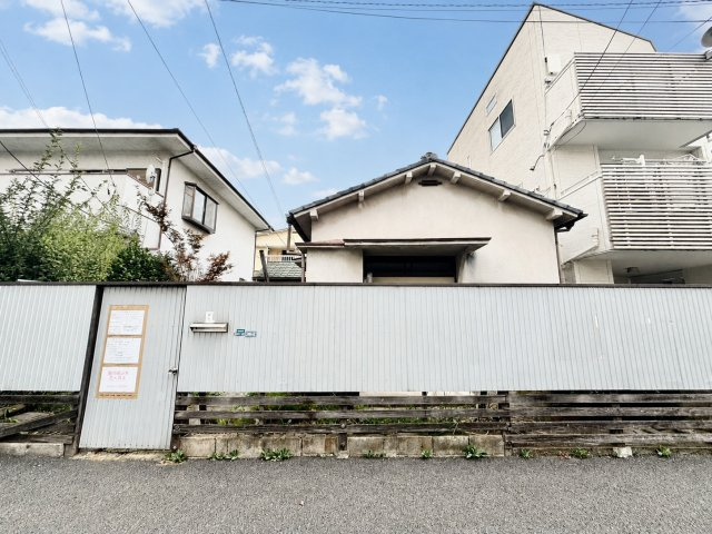 【TOKYO BASE】板橋区大谷口1丁目　建築条件無し売地の外観|2026.08.01撮影

現地ご見学希望・資料請求などお気軽にお問い合わせ下さい！
03-5990-5201